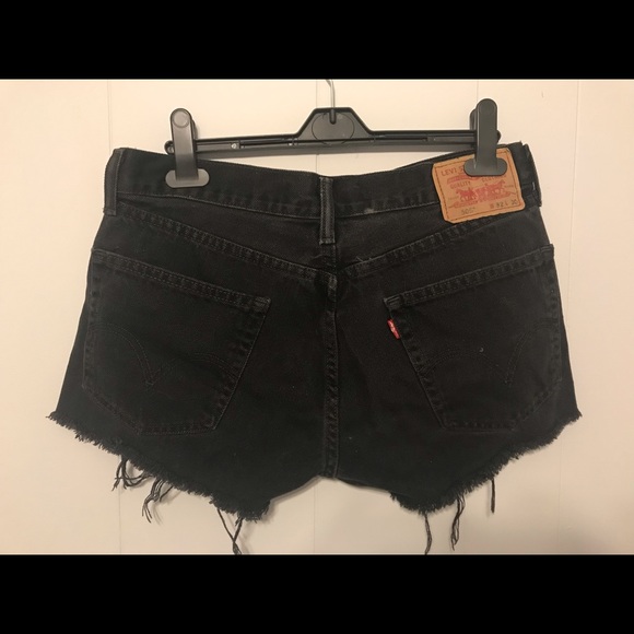 Levi’s Cut Off Jeans Shorts - Picture 6 of 7